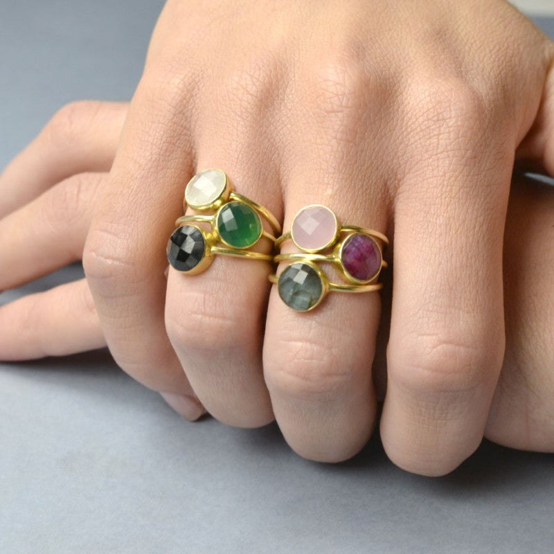Anillo Stone Black Gold